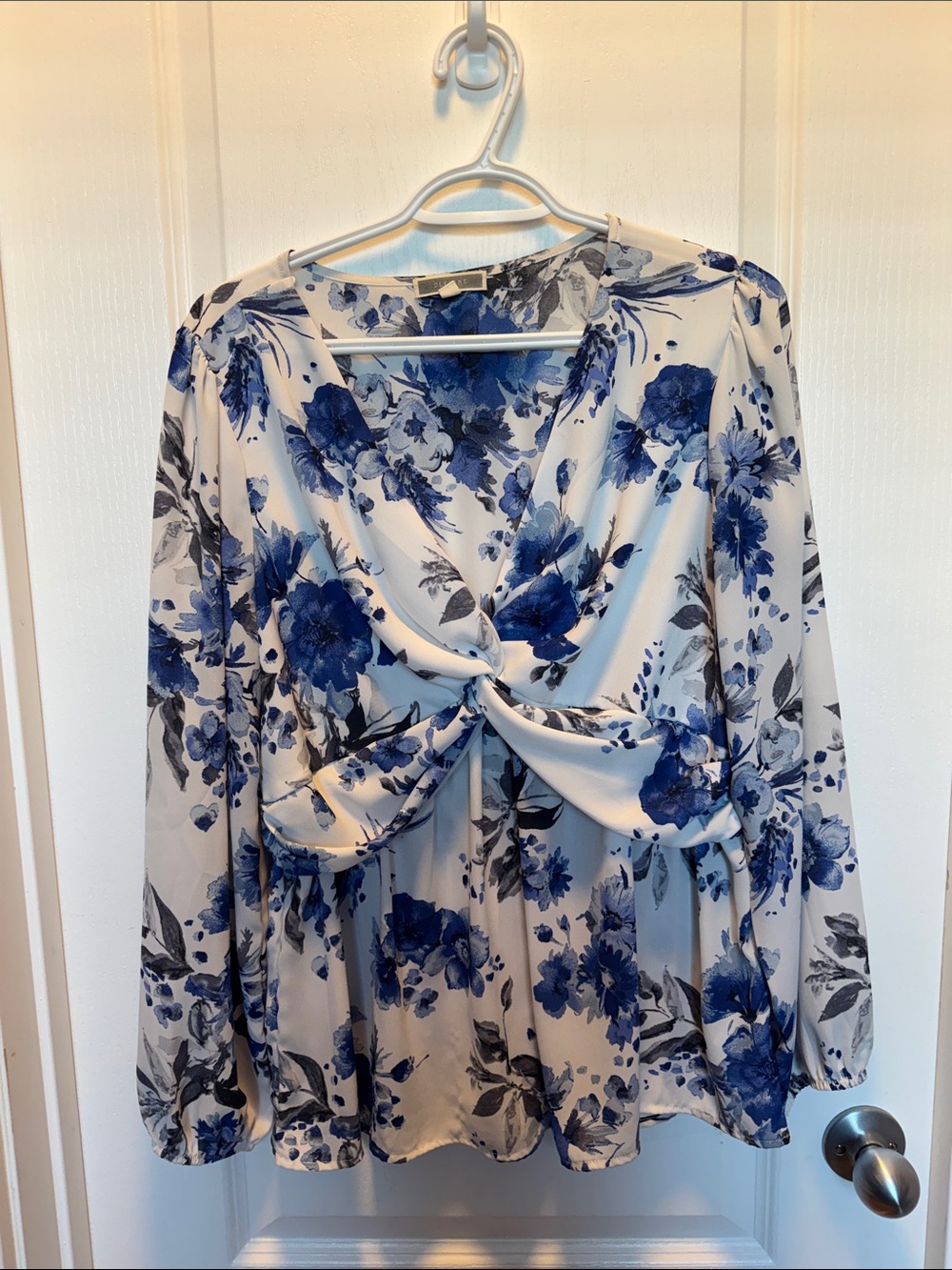 Pleione White and Blue Floral Twist-Front Long Sleeve Blouse